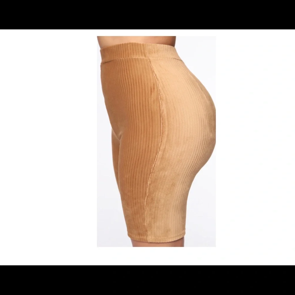 Fashion Nova Women’s Camel Velour Biker Shorts Size M